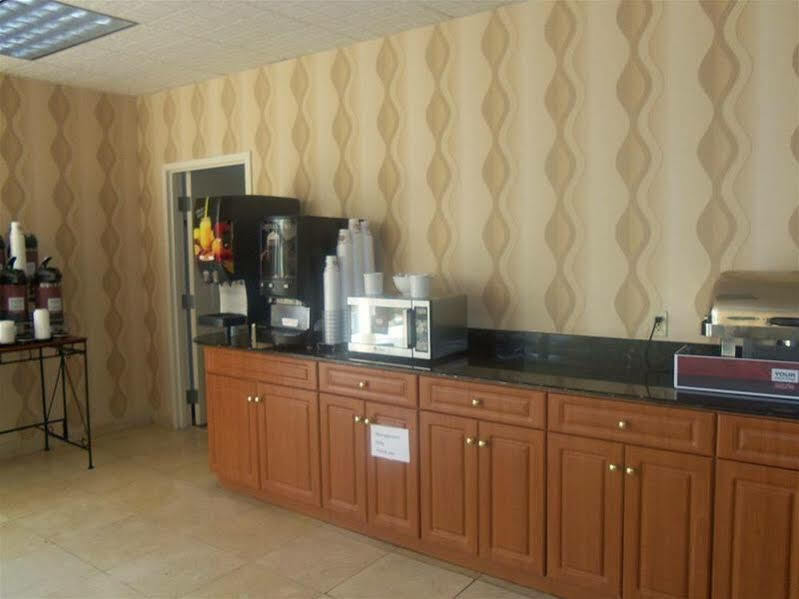 Western Hershey 3*